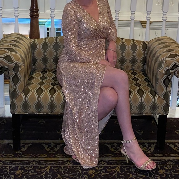 Wedding dress - Picture 2 of 2